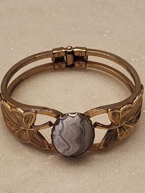 Vintage Floral Hinged Bangle Clamp Bracelet W/Gray Multicolored Geometric Stone